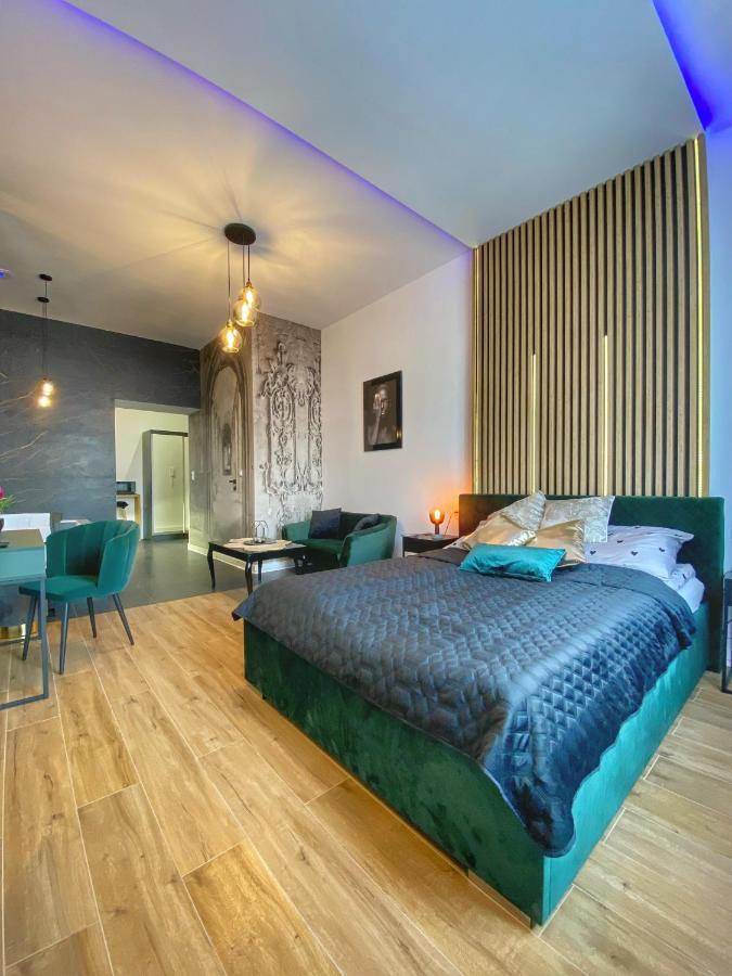 Apartament Czarny Z Jacuzzi Krakau Buitenkant foto
