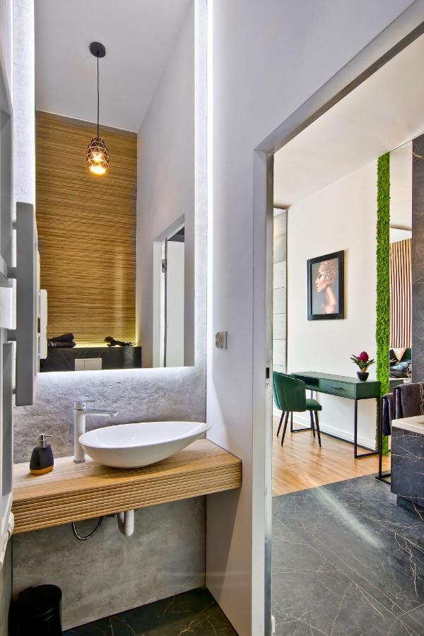 Apartament Czarny Z Jacuzzi Krakau Buitenkant foto
