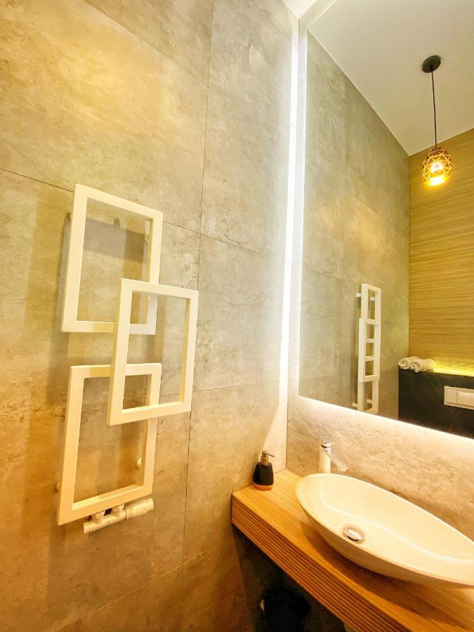 Apartament Czarny Z Jacuzzi Krakau Buitenkant foto