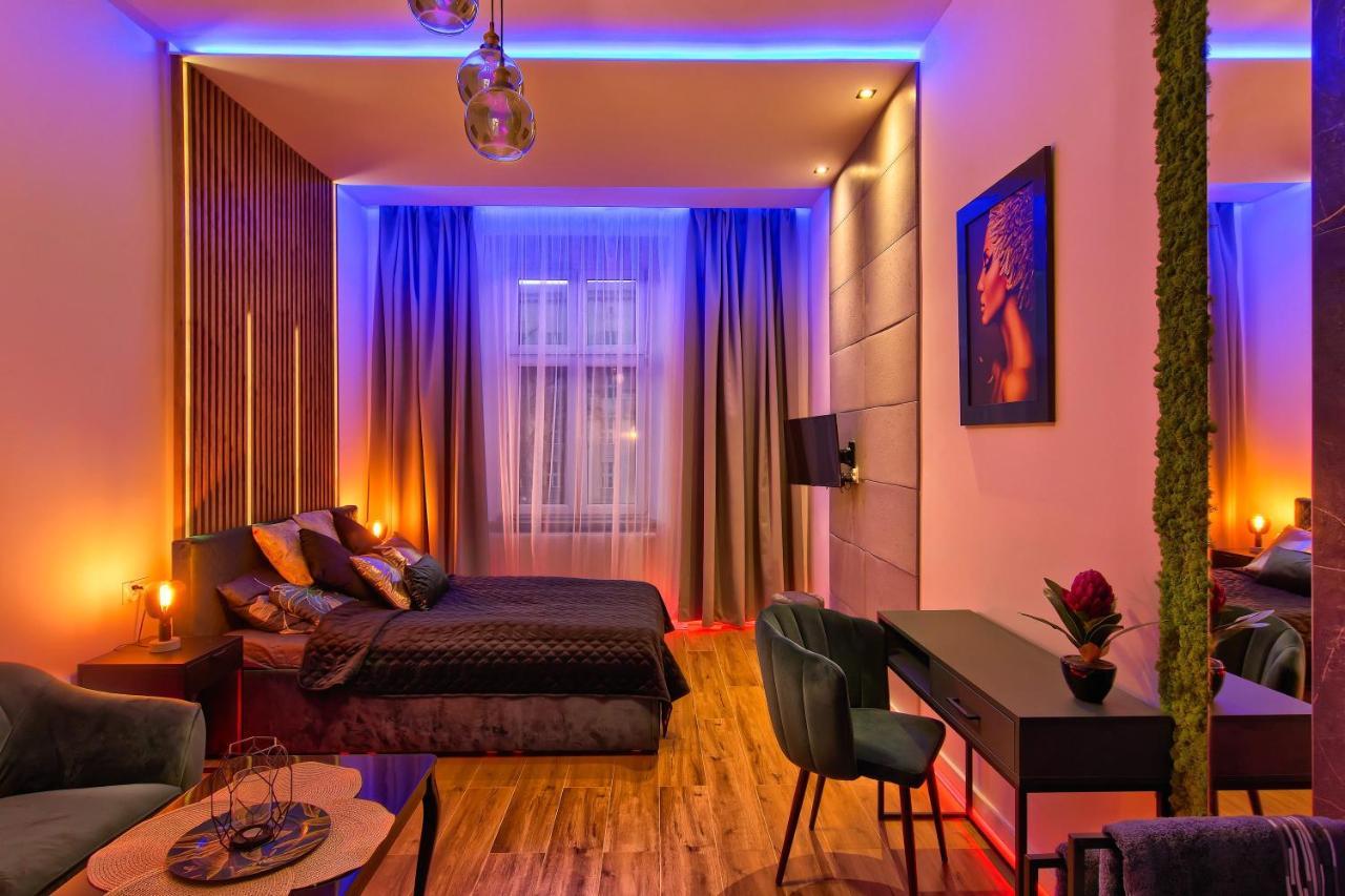 Apartament Czarny Z Jacuzzi Krakau Buitenkant foto